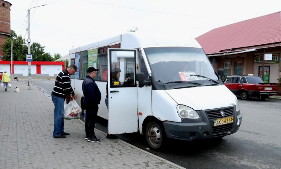 Лозова, зупинку «»Центральний ринок  перенесли 