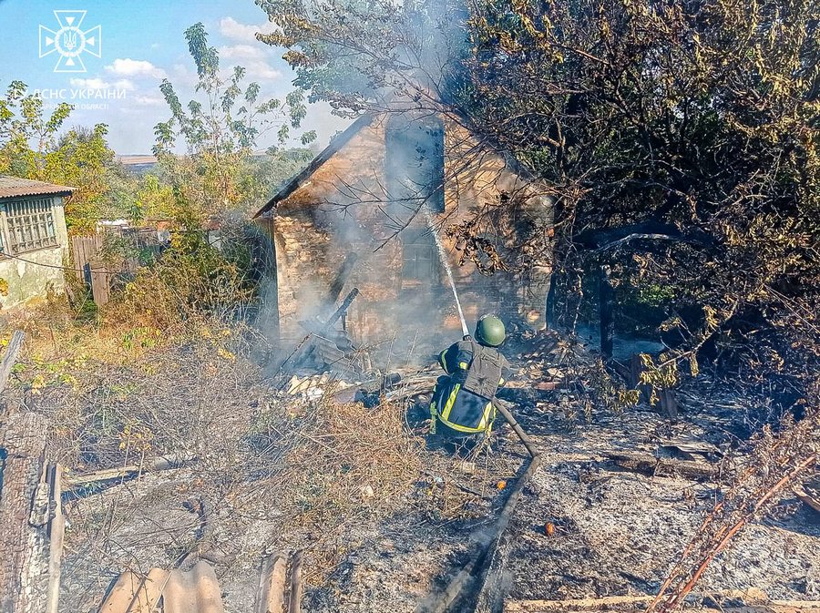 Куп’янський район: рятувальники ліквідували наслідки ворожих обстрілів