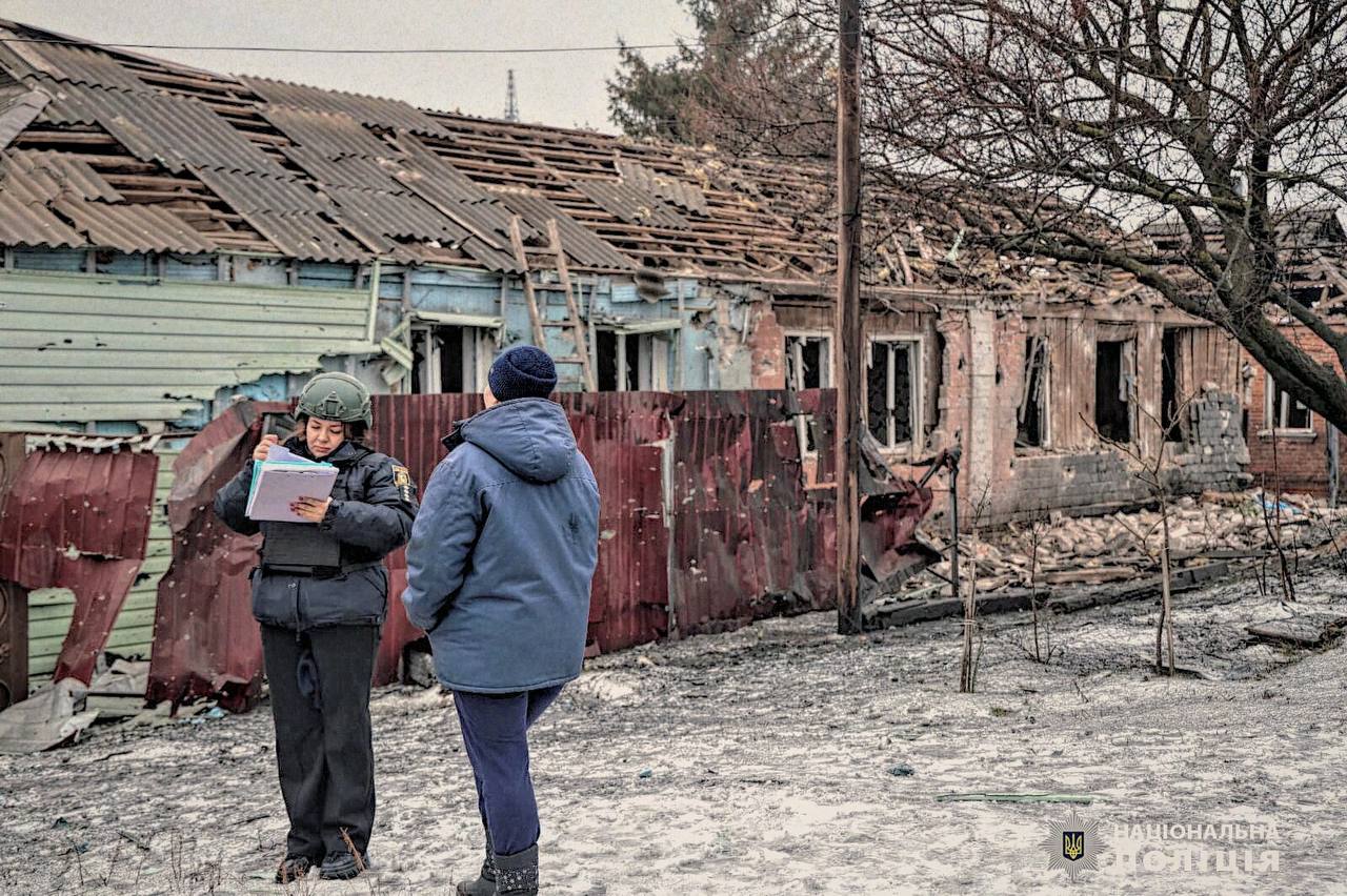 Поліція фіксує наслідки обстрілів Харківської області, 28 січня