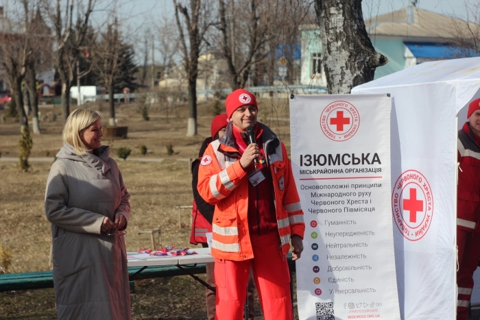 Представники Червоного Хреста на ярмарку вакансій