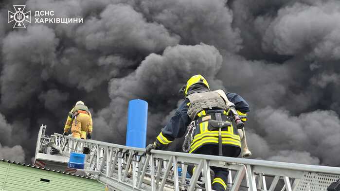 ДСНС ліквідували наслідки ворожого авіаудару по Харкову