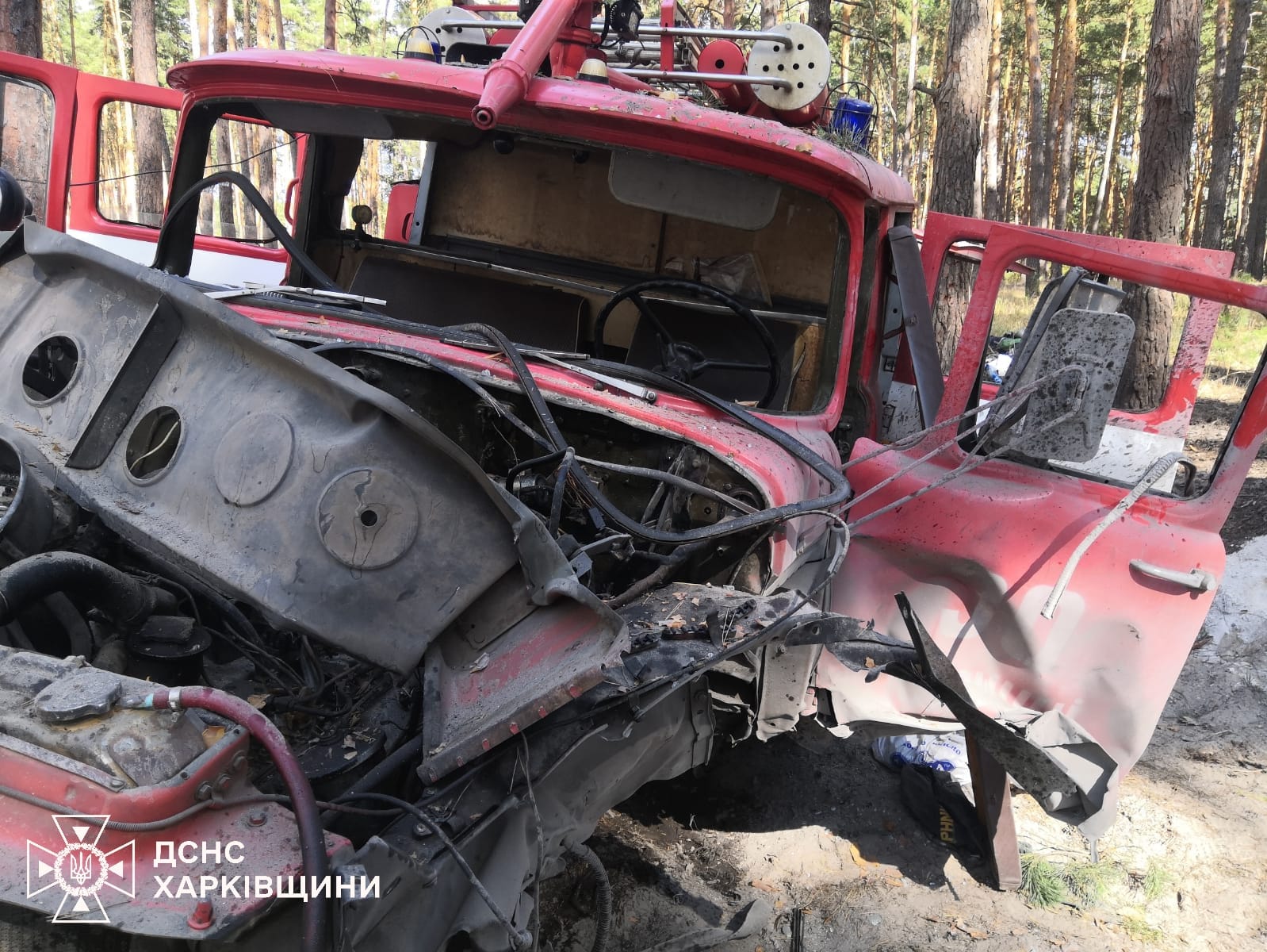 Біля Балаклії підірвався пожежний автомобіль: поранено двох рятувальників