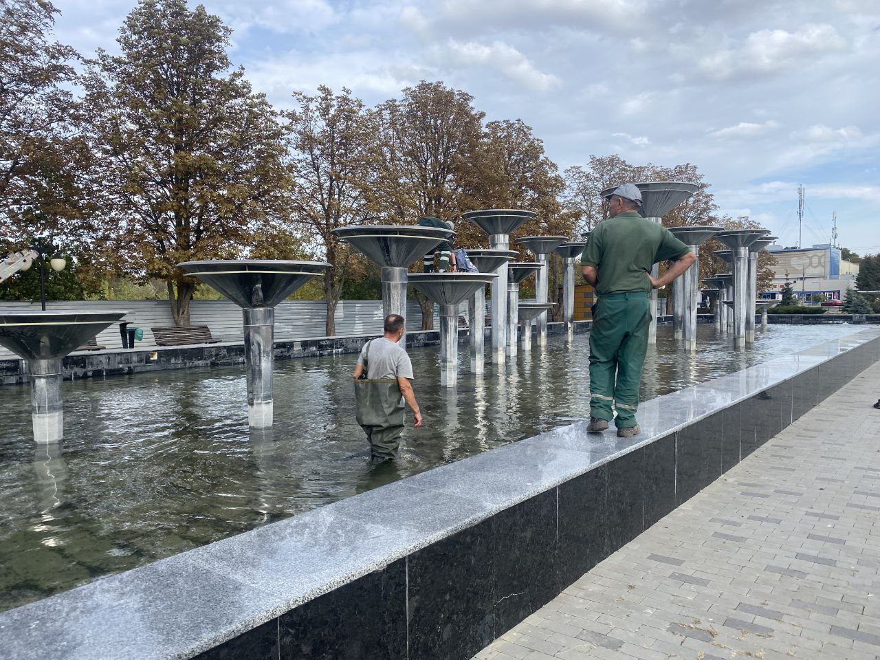 Фонтан біля Палацу спорту в Харкові знову працює