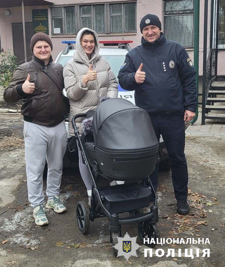 У Лозівській громаді поліцейський доставив вагітну жінку до пологового будинку вночі