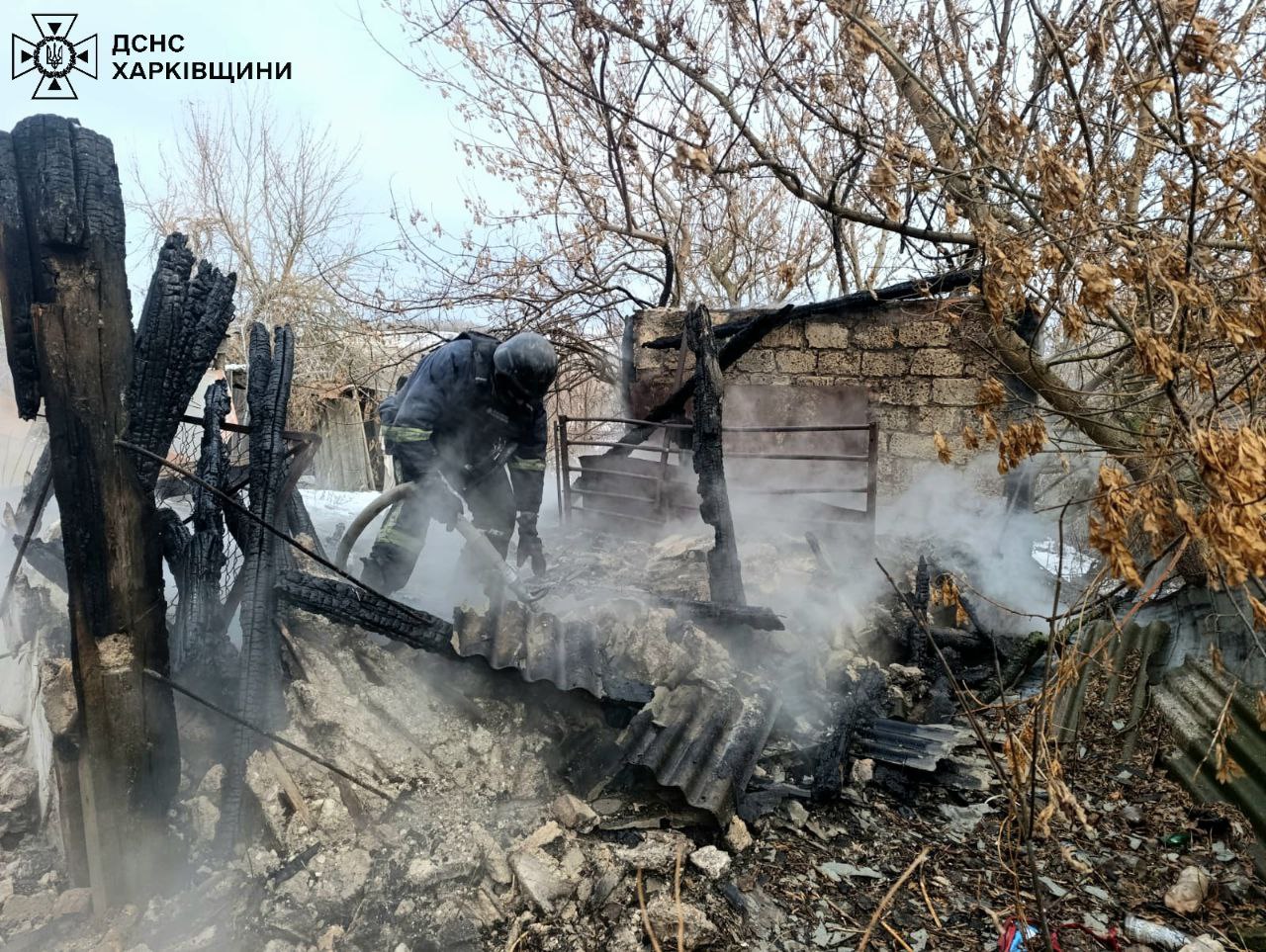 Рятувальники ліквідували наслідки удару безпілотника у Вовчанській громаді