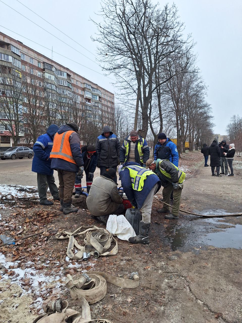 У місті Лозова сталася варія на каналізаційному колекторі