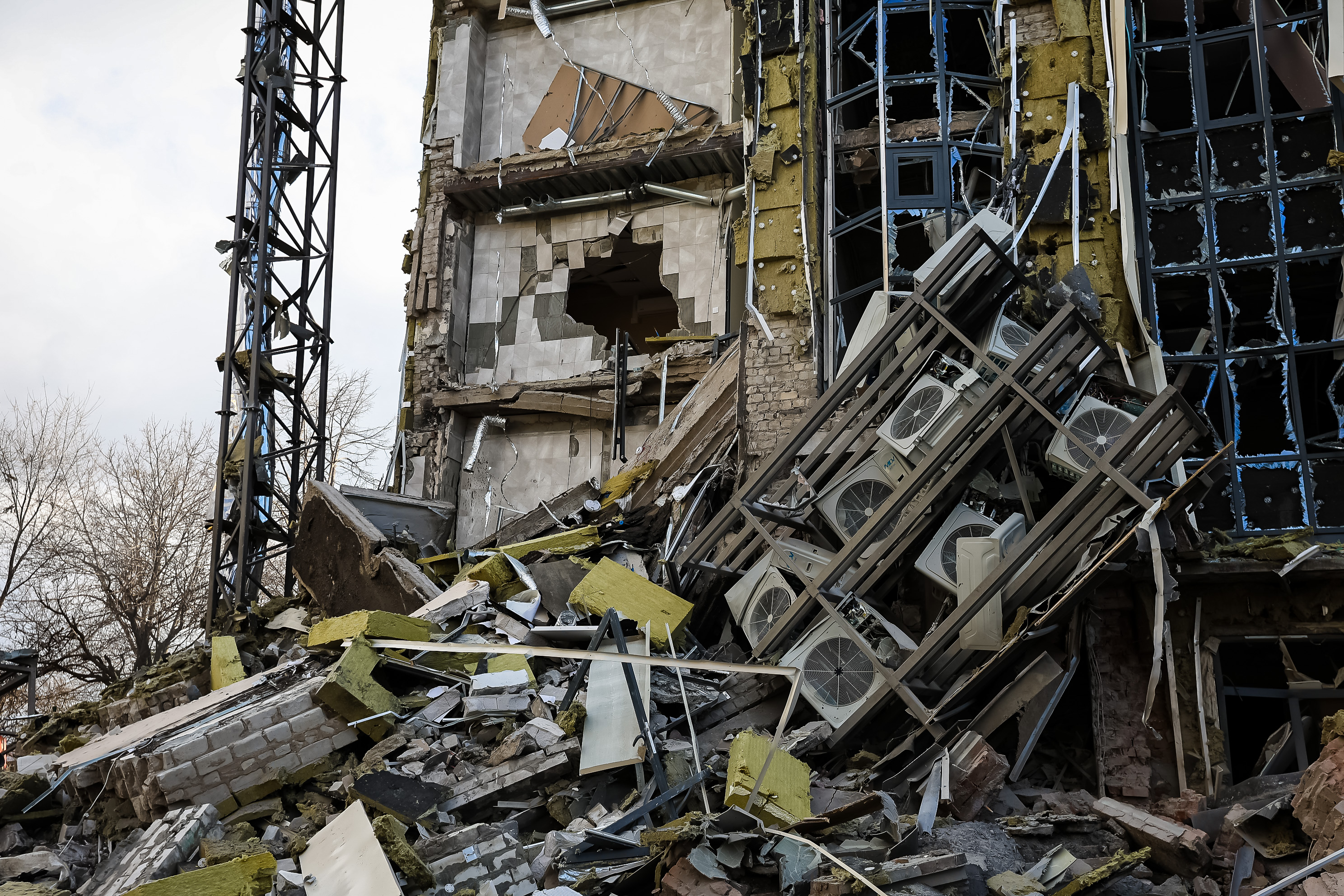 зруйнований дубинок в Ізюмі