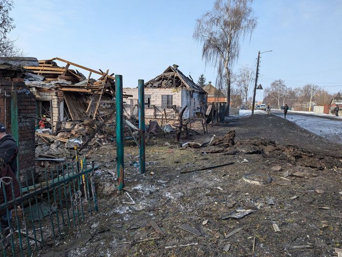 У селищі Харківської області після обстрілу пошкоджено шість будинків