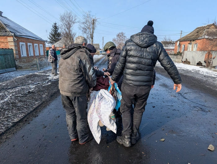 Удар КАБом по Золочеву: п’ять людей постраждало