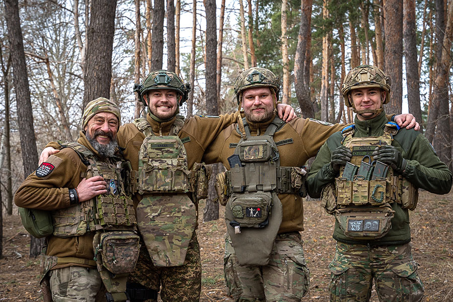 Родіон з побратимами 