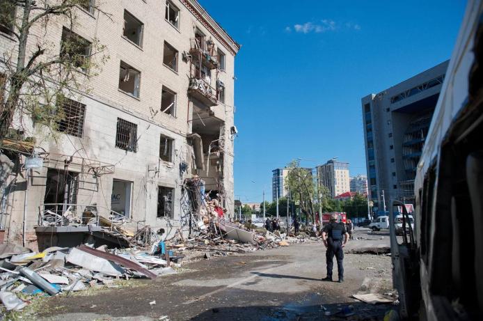 Пошкоджений житловий будинок у Харкові, 22 червня / Фото: Олег Синєгубов