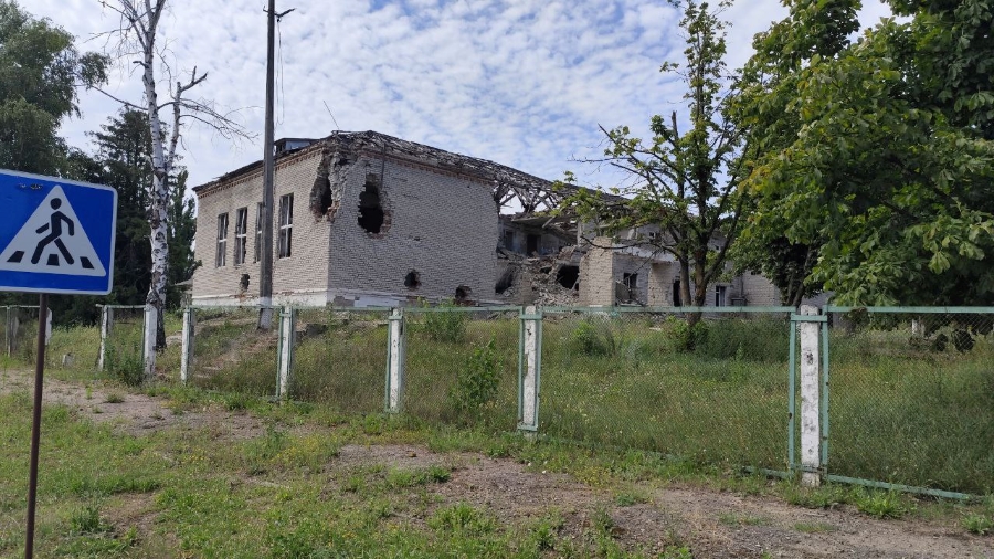 Знищений обстрілами Залиманський ліцей